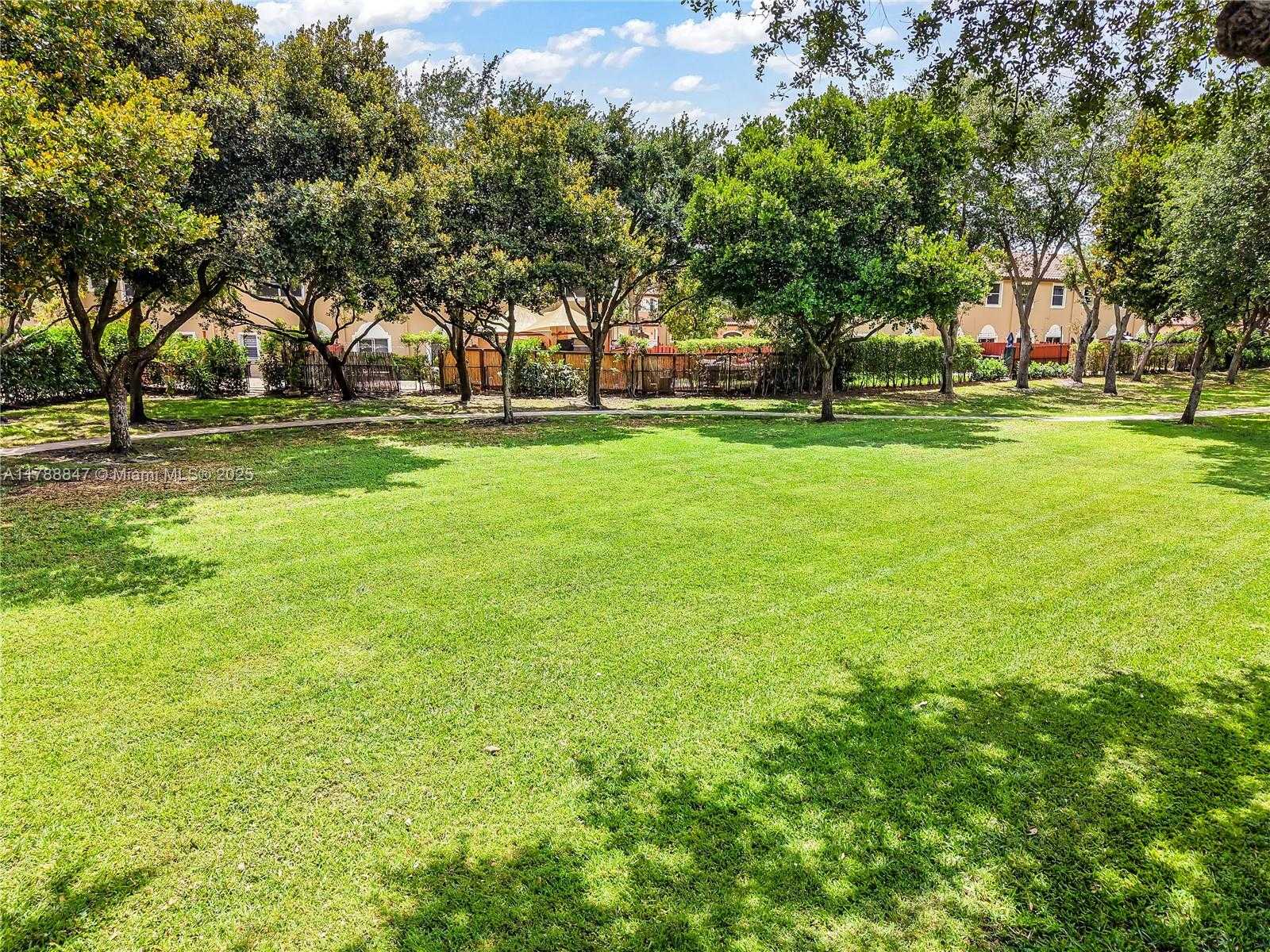 Small Image of 12752 SOUTH WEST 49TH CT, Miramar Number 37