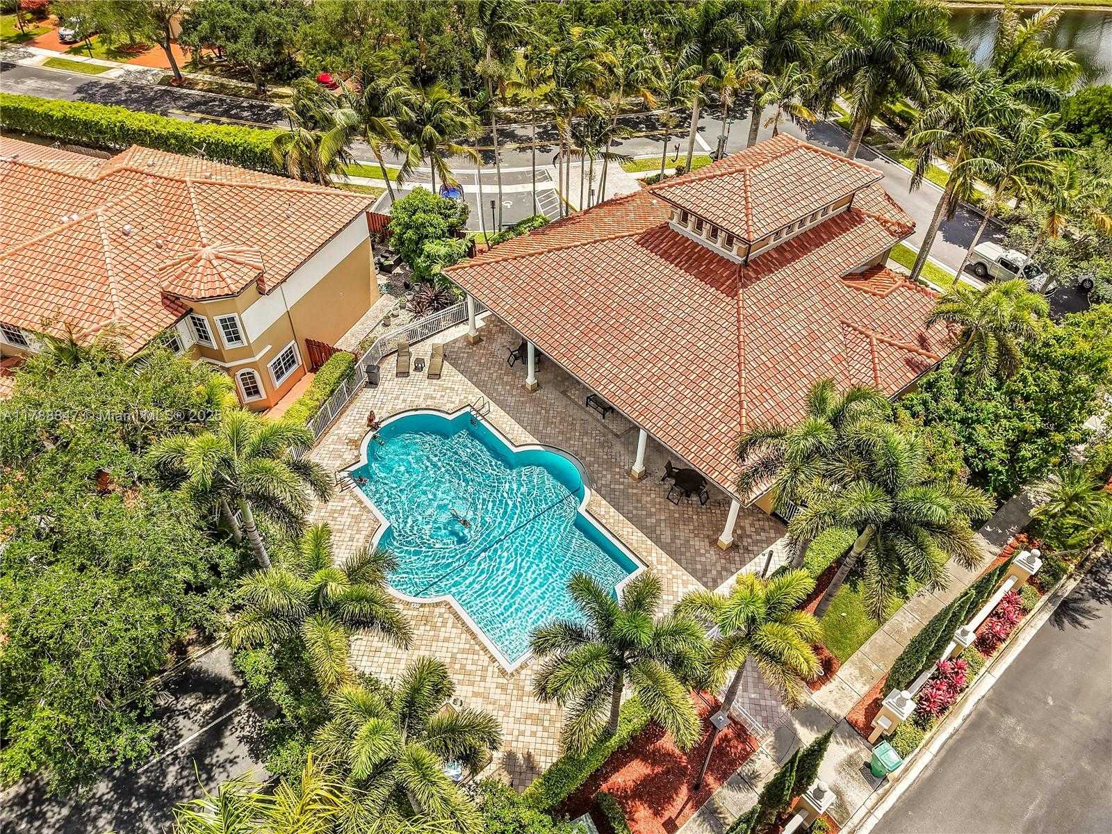 Small Image of 12752 SOUTH WEST 49TH CT, Miramar Number 38