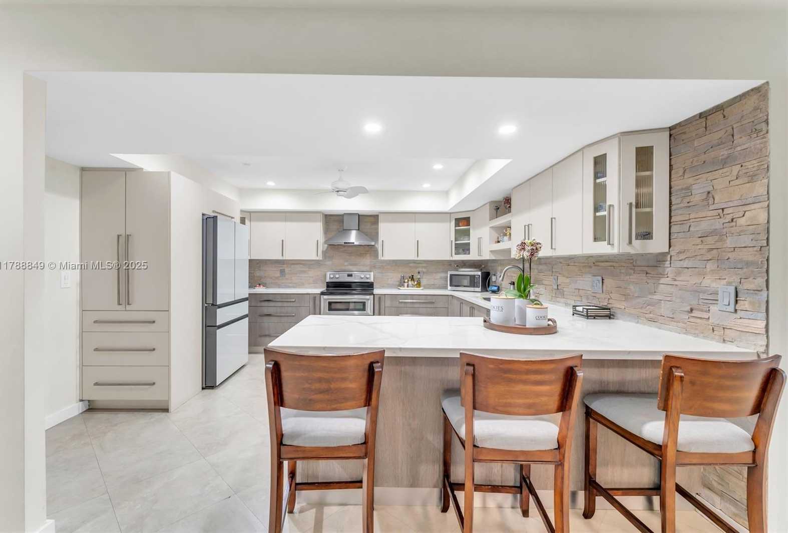 Small Image of 8735 SOUTH WEST 113TH CT, Miami Number 15