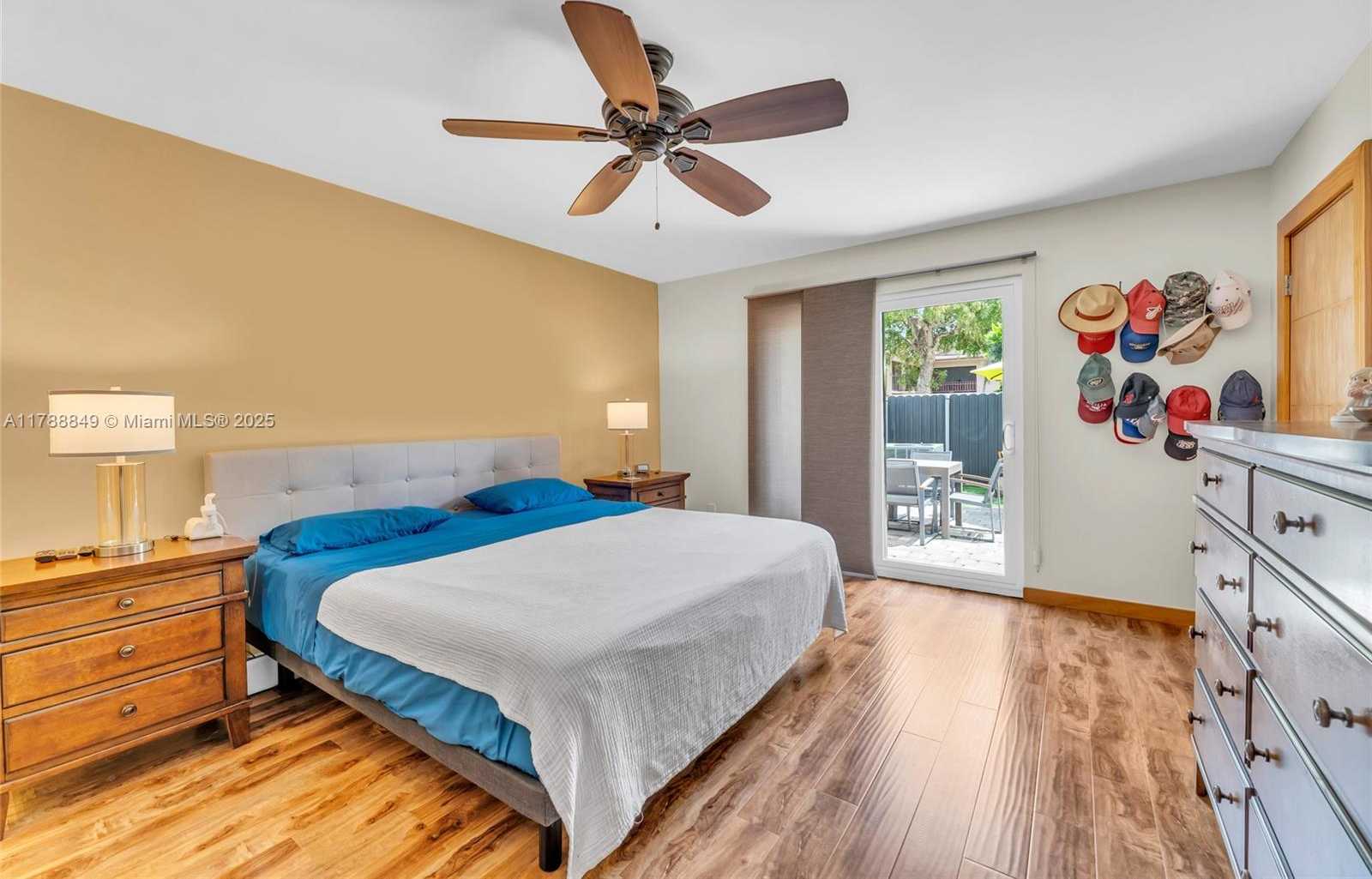 Small Image of 8735 SOUTH WEST 113TH CT, Miami Number 20