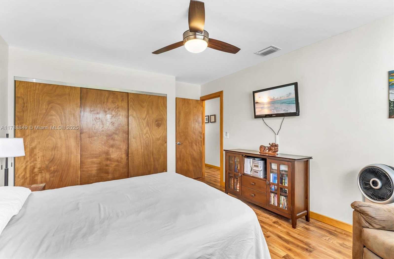 Small Image of 8735 SOUTH WEST 113TH CT, Miami Number 25