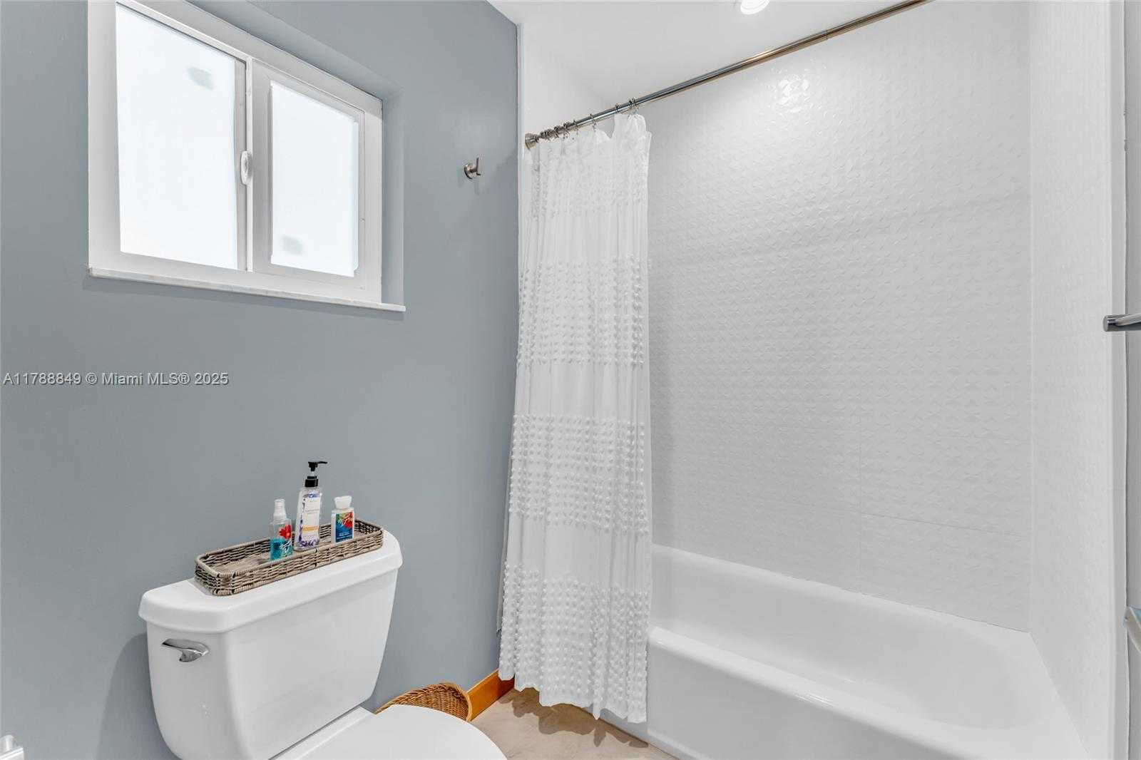 Small Image of 8735 SOUTH WEST 113TH CT, Miami Number 27