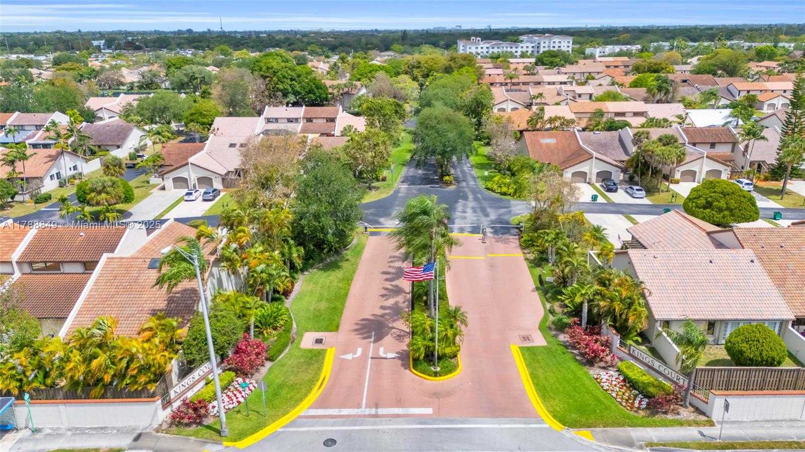 Small Image of 8735 SOUTH WEST 113TH CT, Miami Number 30