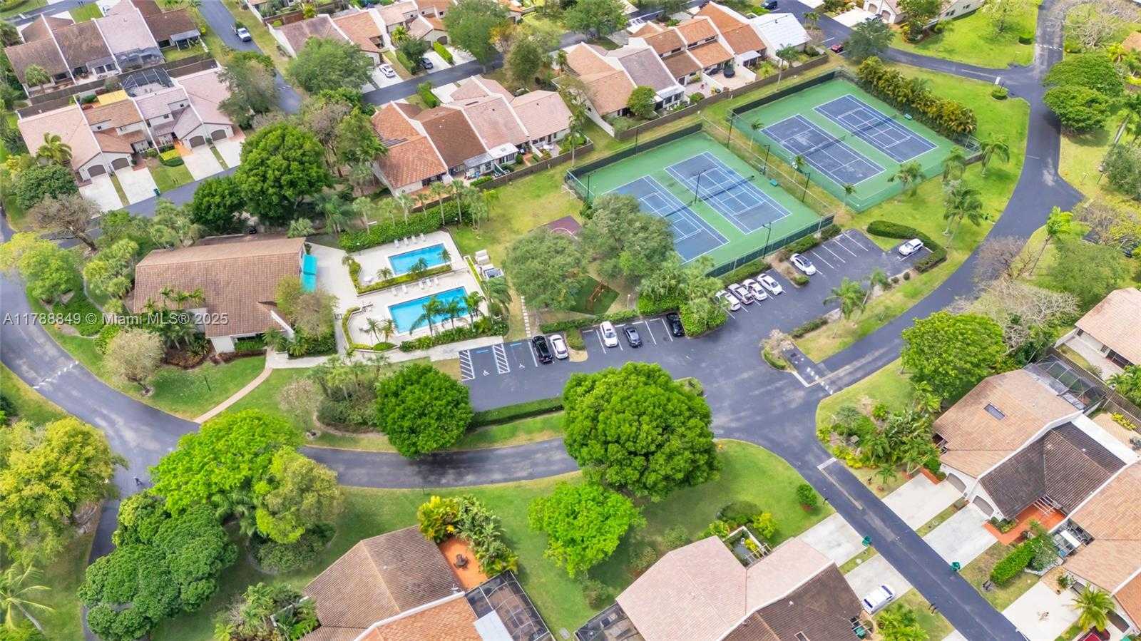 Small Image of 8735 SOUTH WEST 113TH CT, Miami Number 35