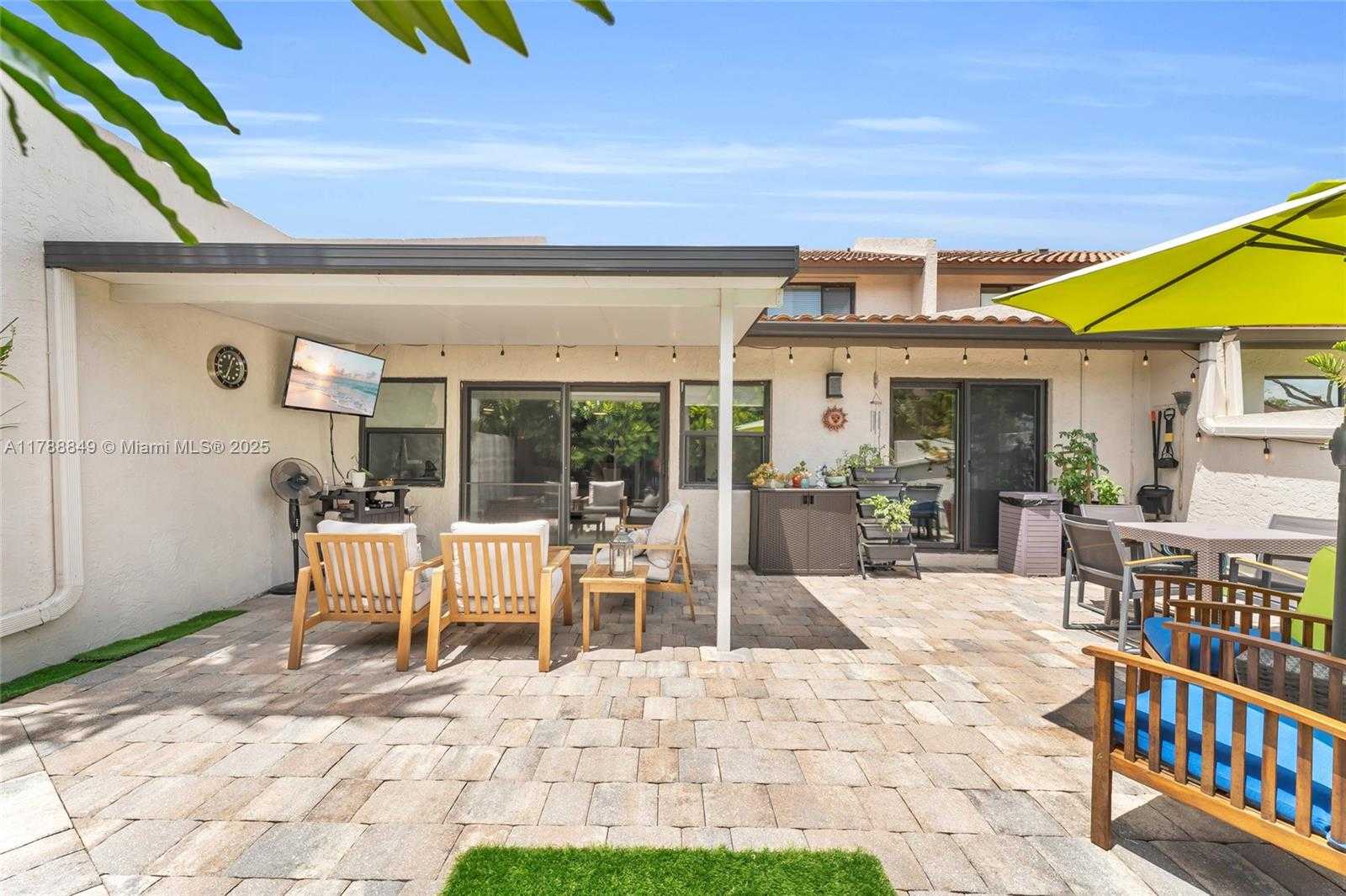 Small Image of 8735 SOUTH WEST 113TH CT, Miami Number 5