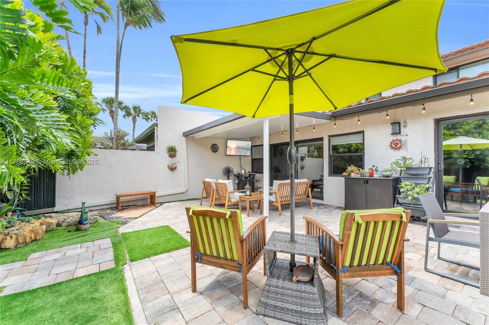 Small Image of 8735 SOUTH WEST 113TH CT, Miami Number 6