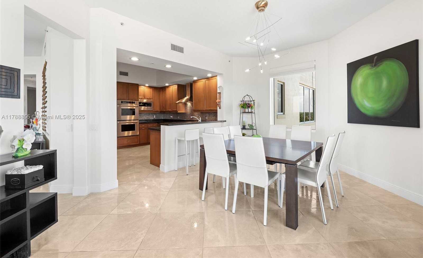 Small Image of 13621 DEERING BAY DR #601, Coral Gables Number 10