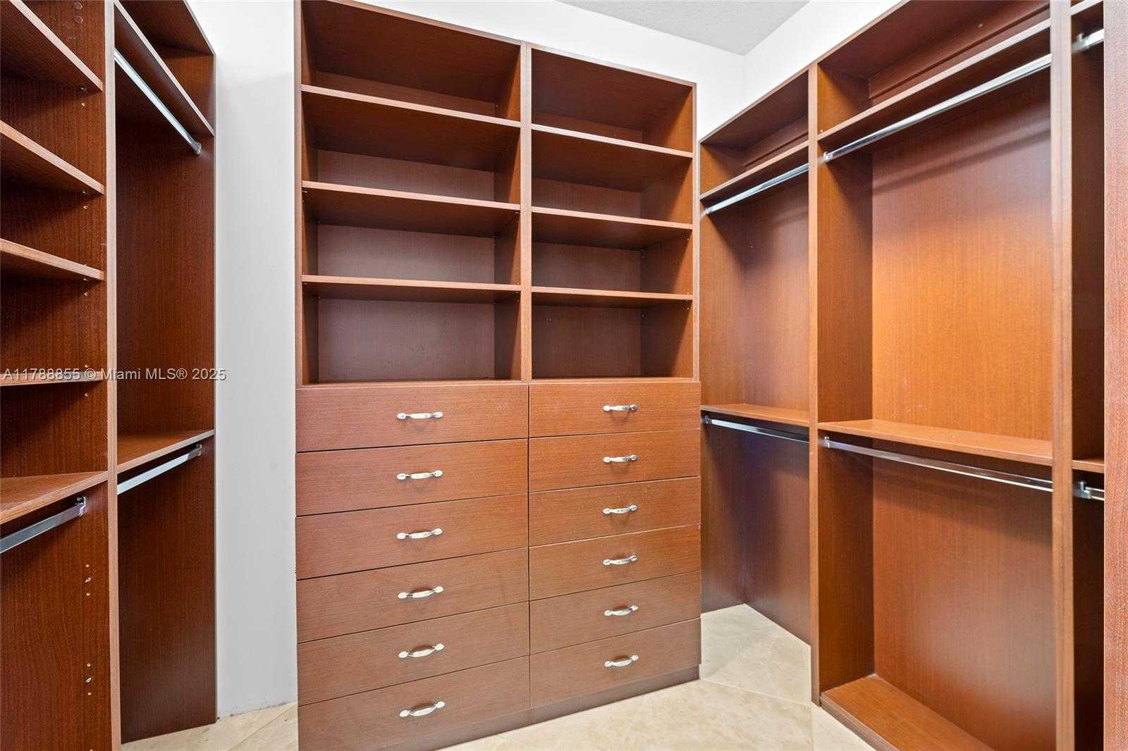 Small Image of 13621 DEERING BAY DR #601, Coral Gables Number 16