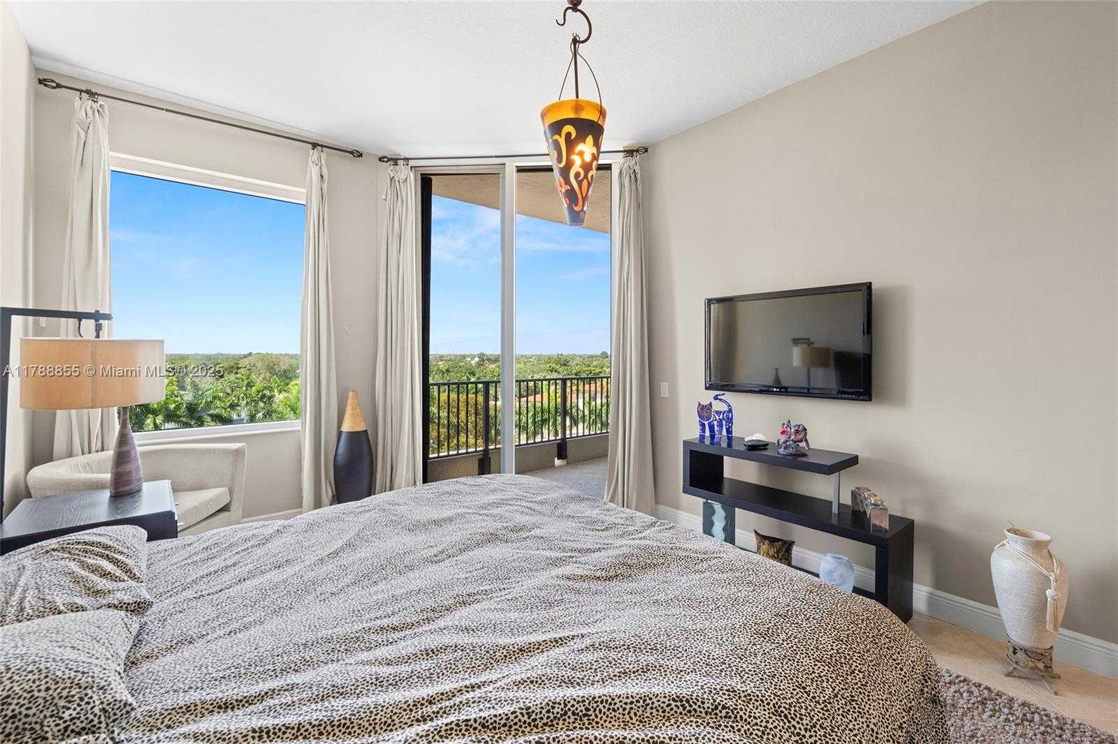 Small Image of 13621 DEERING BAY DR #601, Coral Gables Number 28