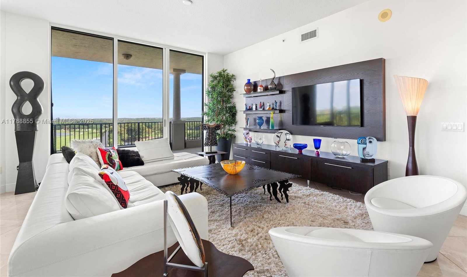 Small Image of 13621 DEERING BAY DR #601, Coral Gables Number 4
