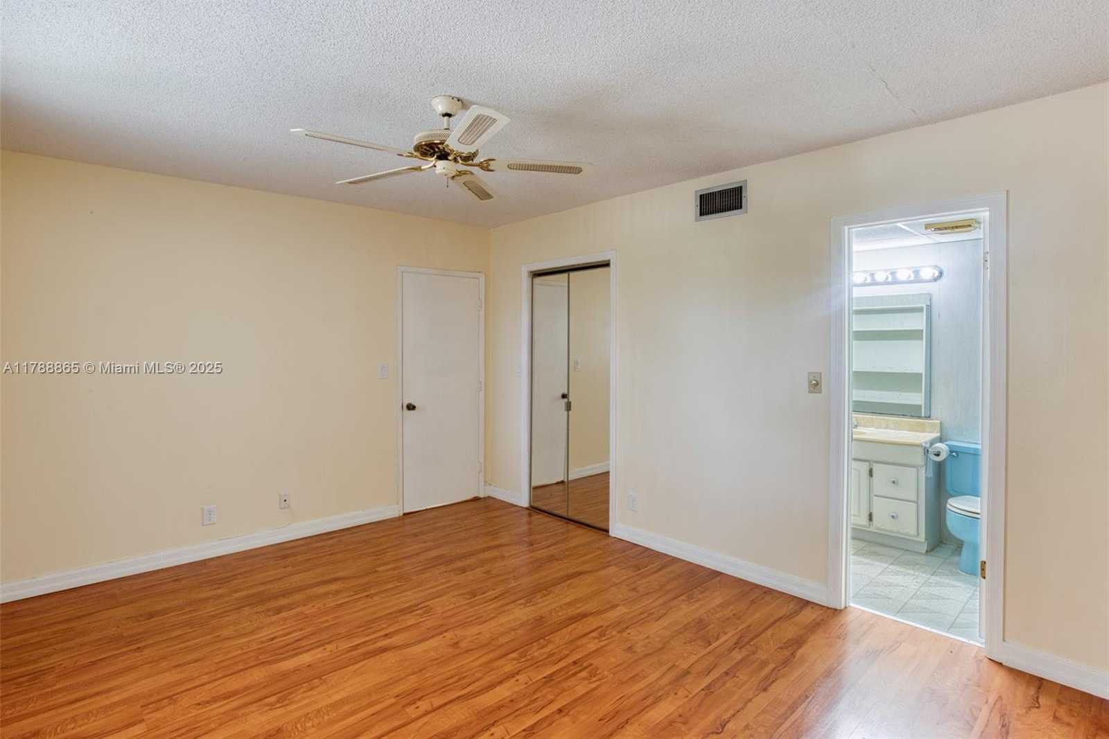 Small Image of 1005 COUNTRY CLUB DR #408, Margate Number 18