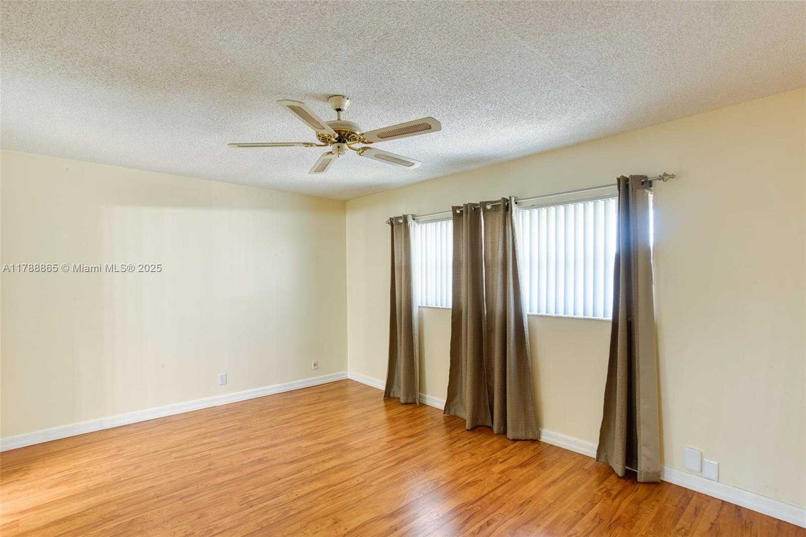 Small Image of 1005 COUNTRY CLUB DR #408, Margate Number 20