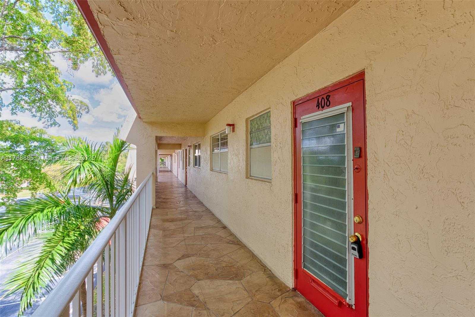 Small Image of 1005 COUNTRY CLUB DR #408, Margate Number 24