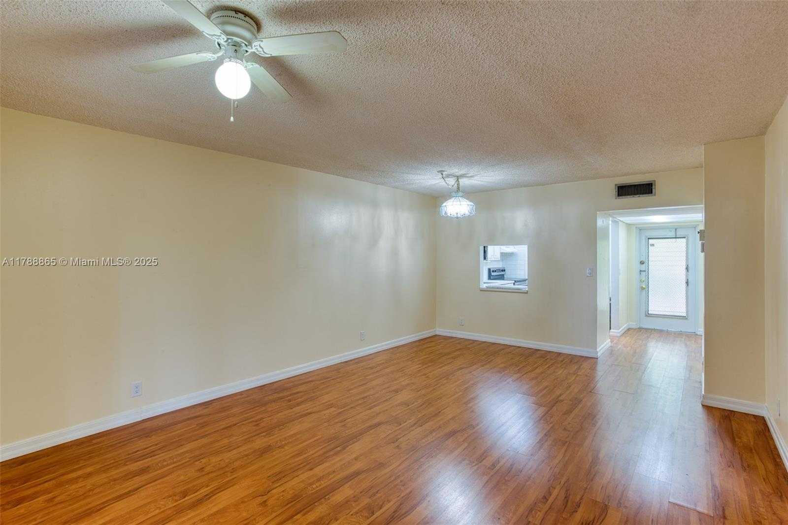 Small Image of 1005 COUNTRY CLUB DR #408, Margate Number 7