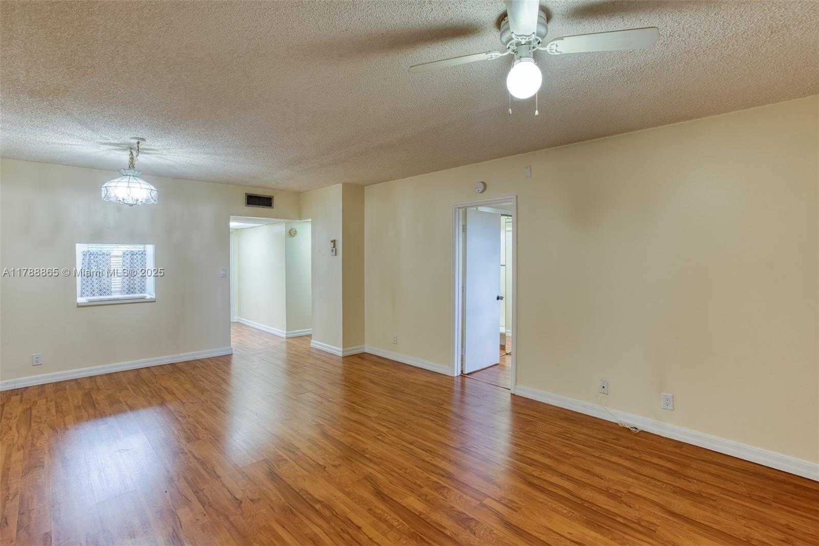 Small Image of 1005 COUNTRY CLUB DR #408, Margate Number 8