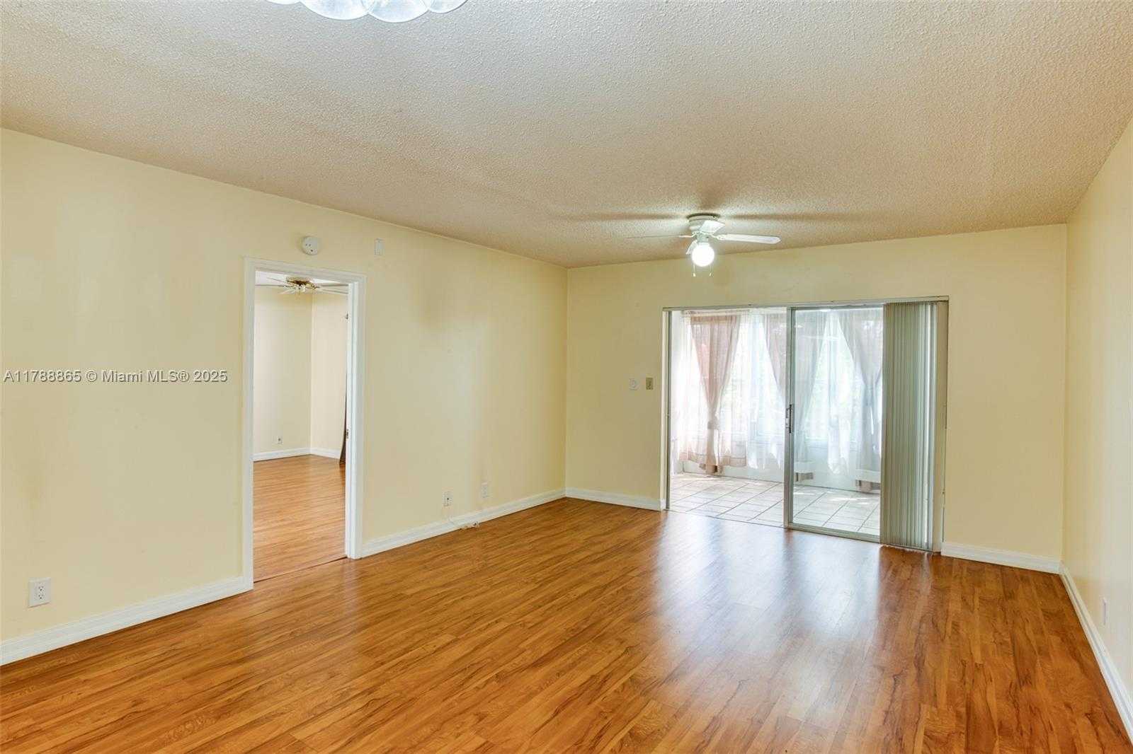 Small Image of 1005 COUNTRY CLUB DR #408, Margate Number 9