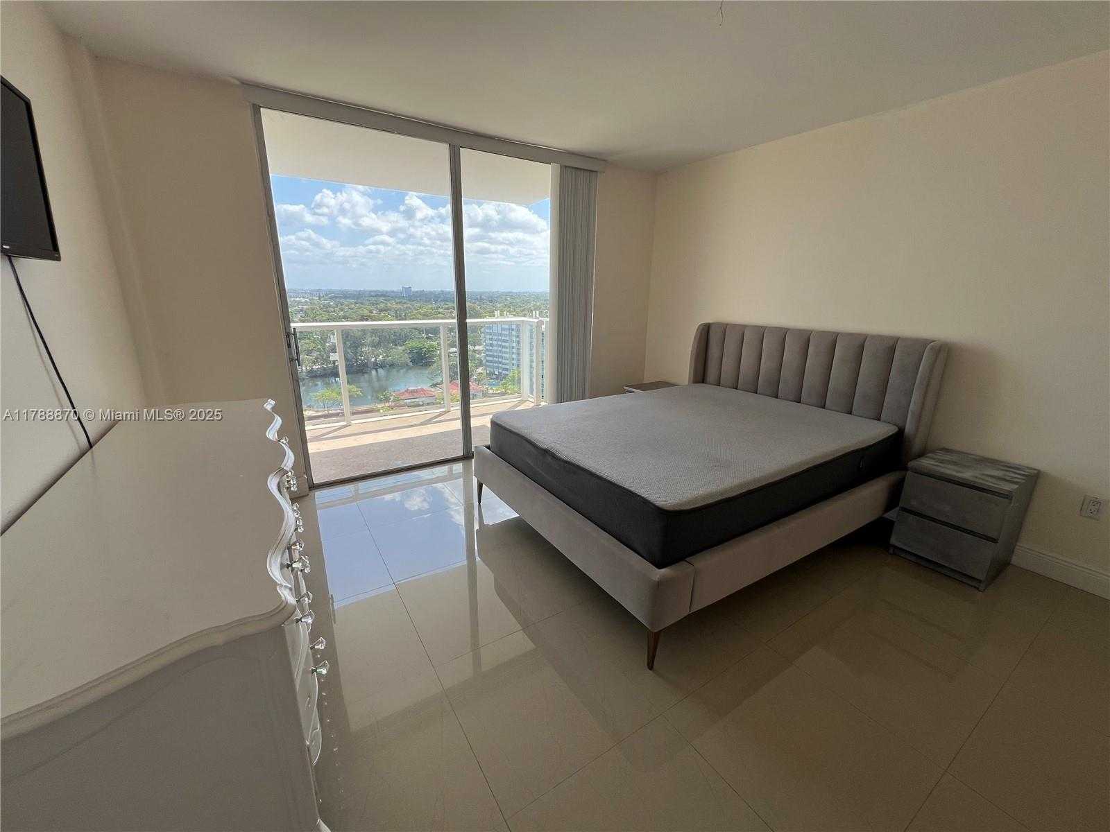 Small Image of 1351 Miami Gardens Dr, Miami Gardens, FL 33169, USA Number 14