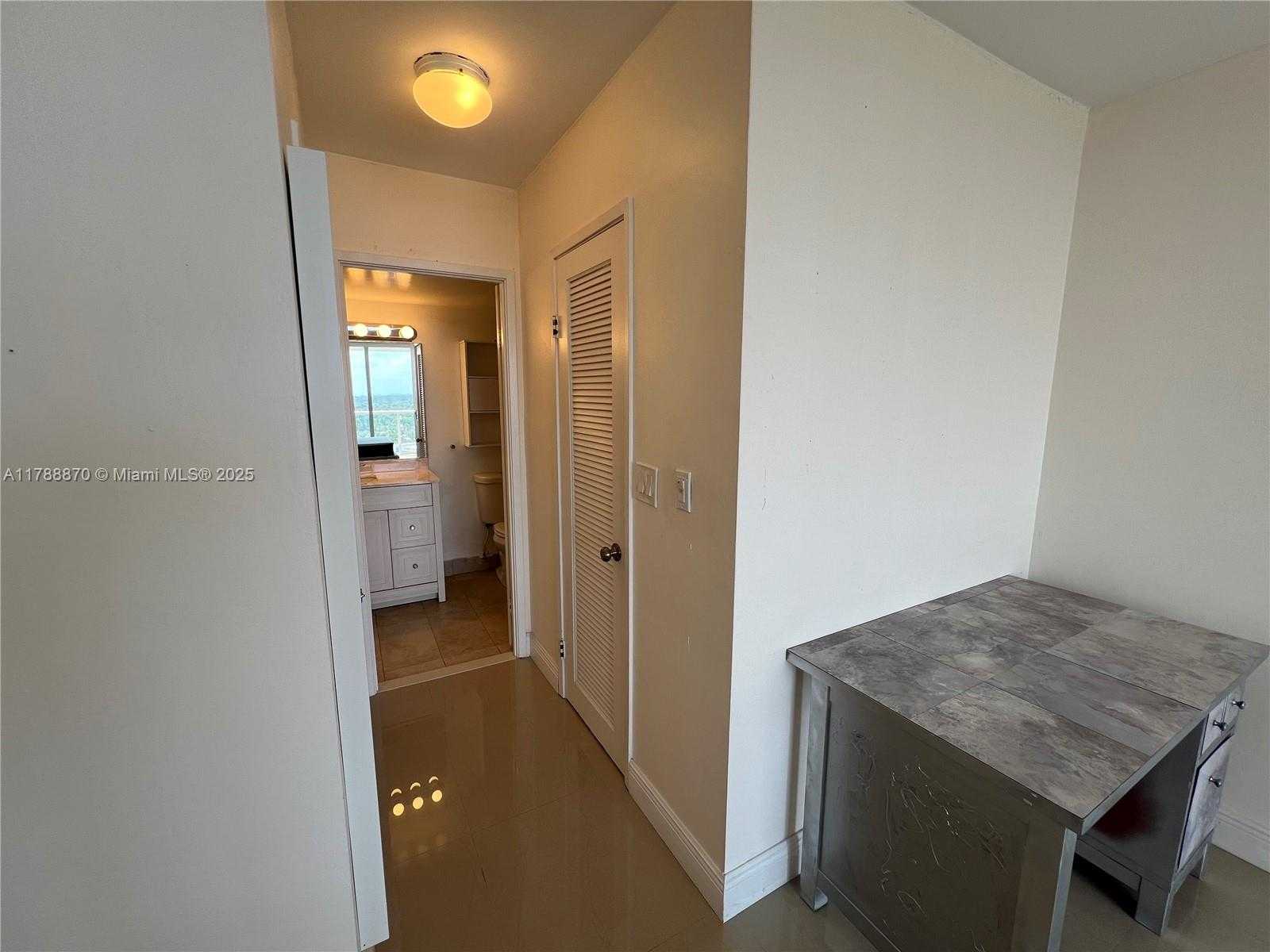 Small Image of 1351 Miami Gardens Dr, Miami Gardens, FL 33169, USA Number 17