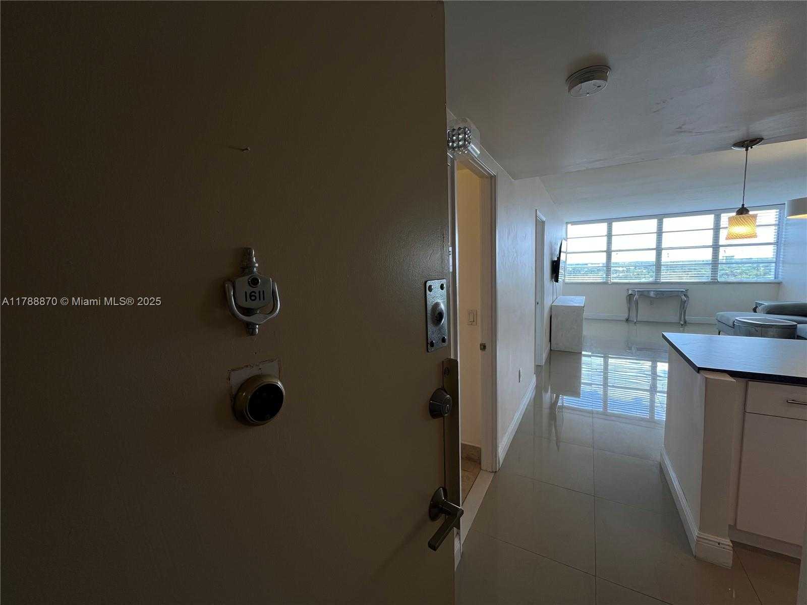 Small Image of 1351 Miami Gardens Dr, Miami Gardens, FL 33169, USA Number 2