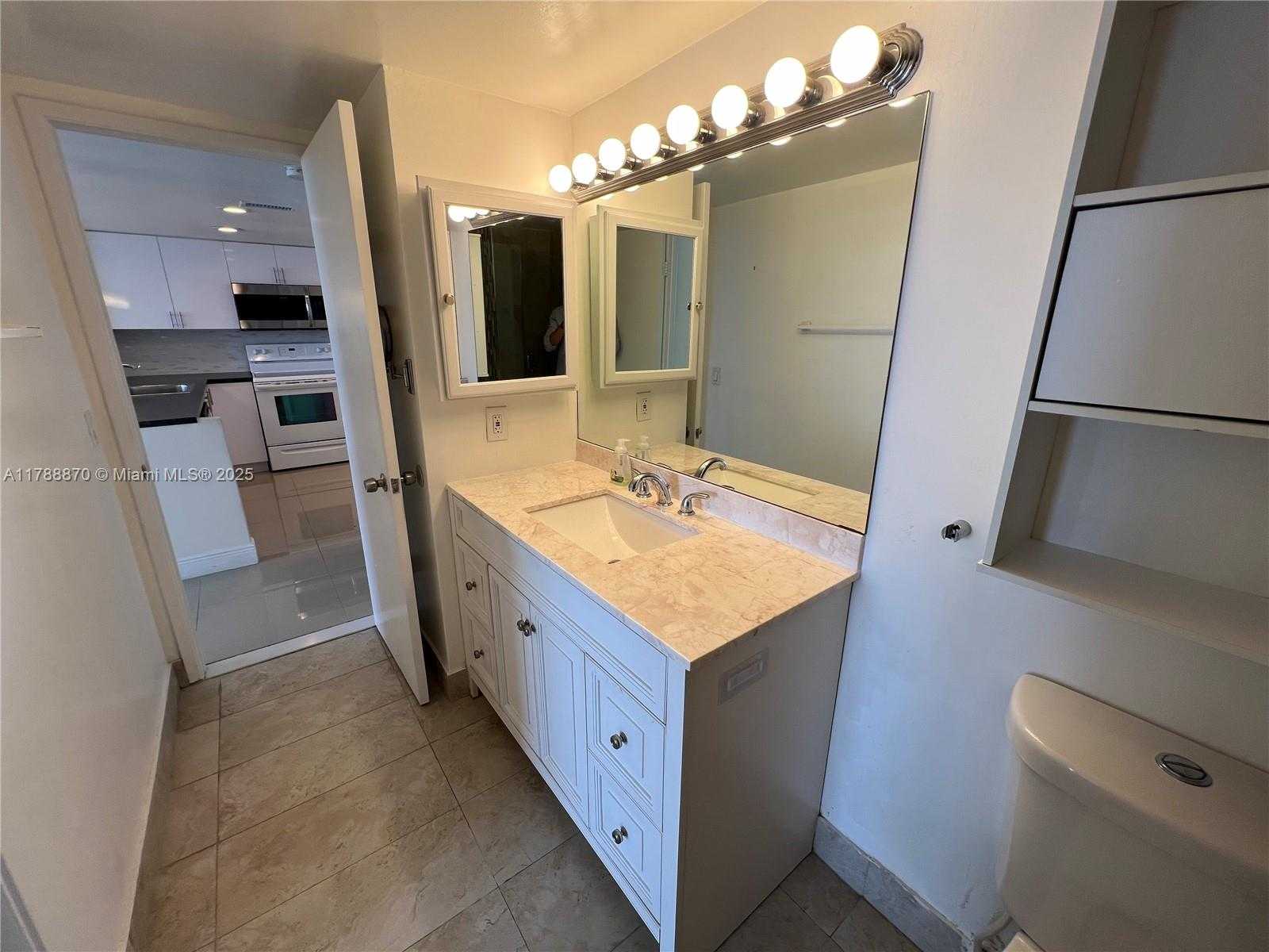 Small Image of 1351 Miami Gardens Dr, Miami Gardens, FL 33169, USA Number 21