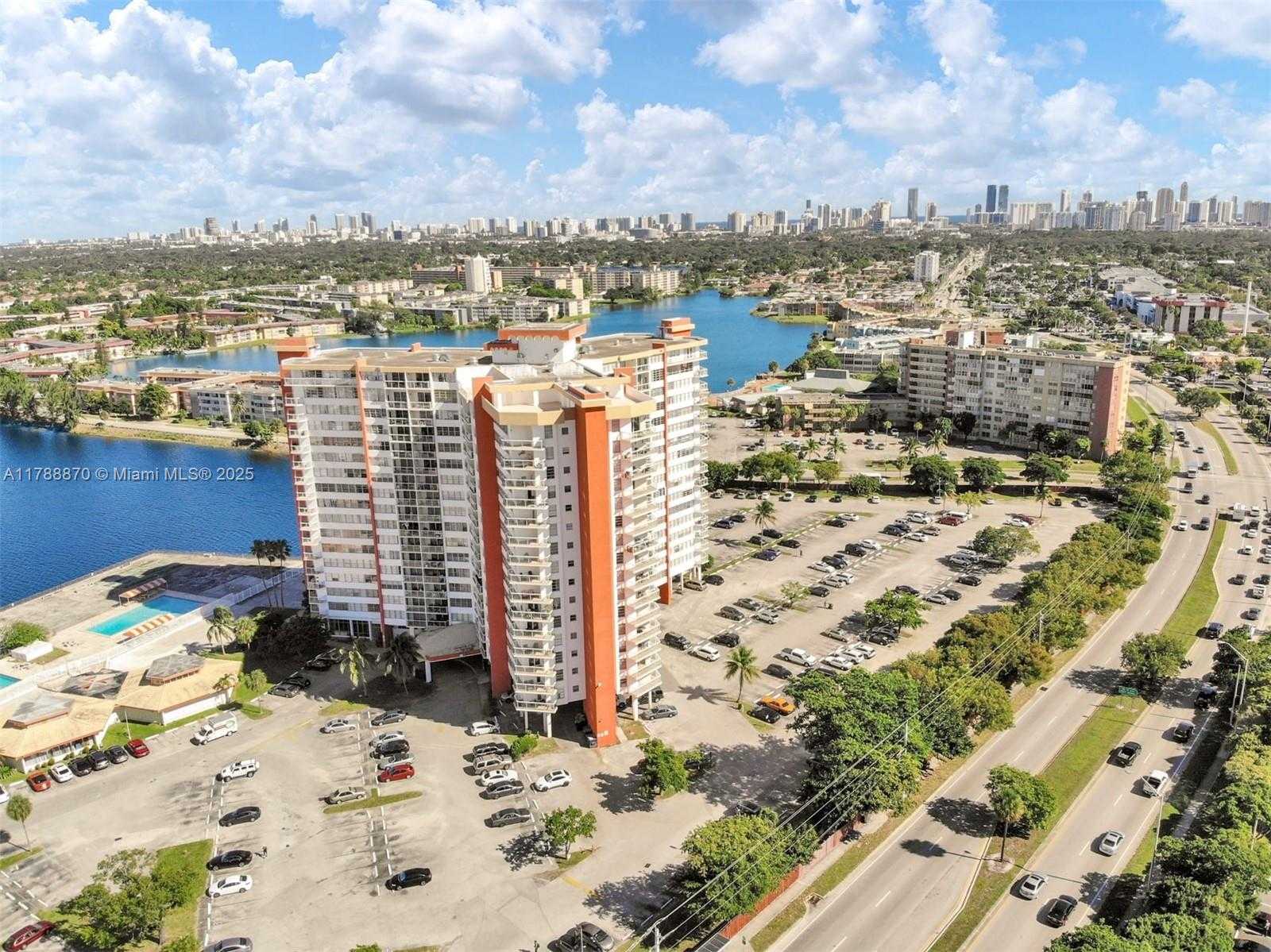 Small Image of 1351 Miami Gardens Dr, Miami Gardens, FL 33169, USA Number 24