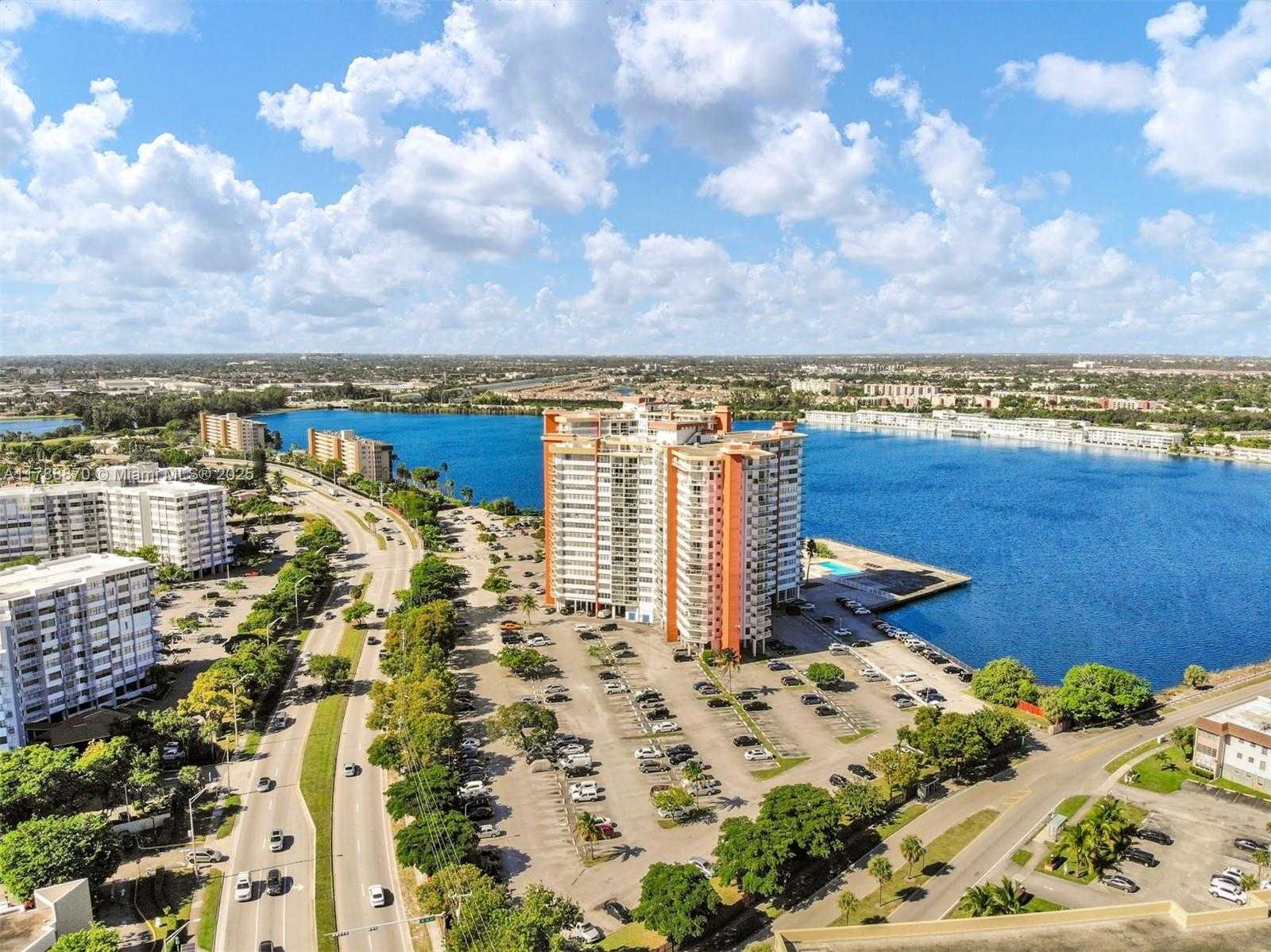 Small Image of 1351 Miami Gardens Dr, Miami Gardens, FL 33169, USA Number 25