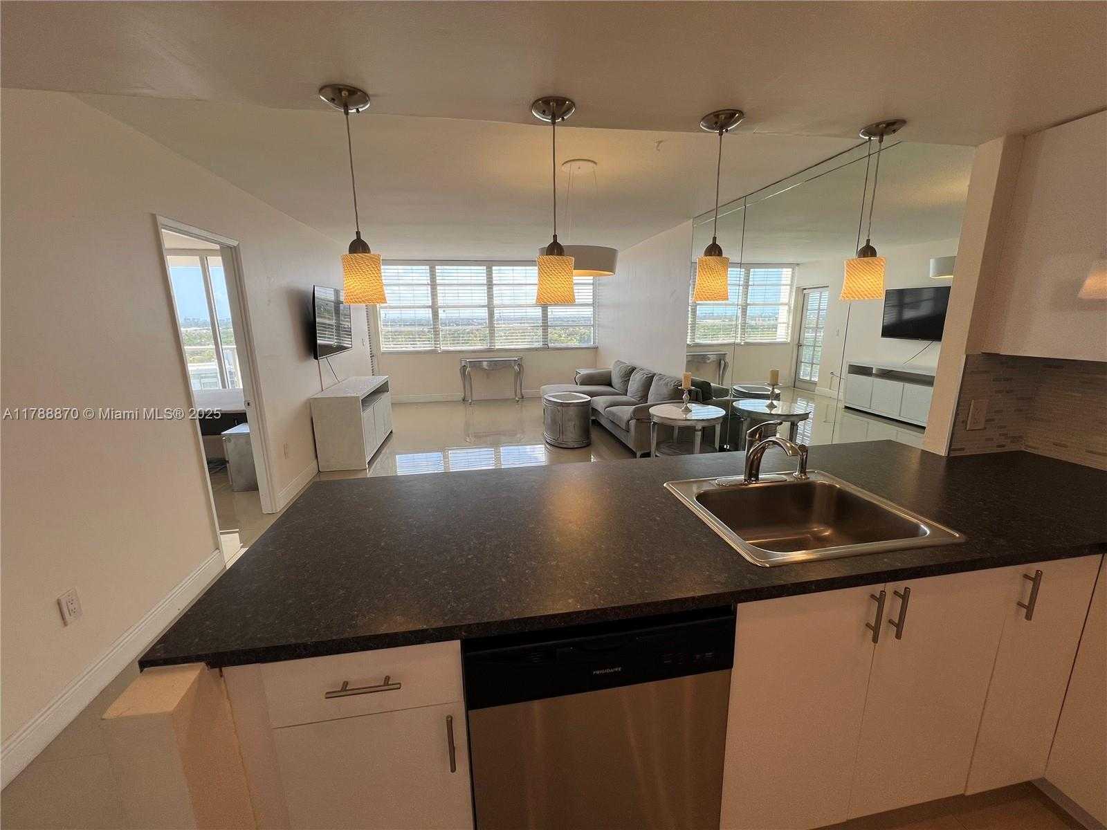 Small Image of 1351 Miami Gardens Dr, Miami Gardens, FL 33169, USA Number 4