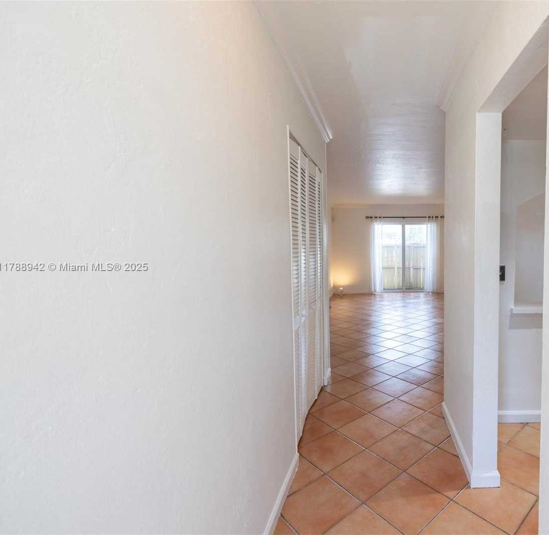Small Image of 6707 NORTH KENDALL DR #105, Pinecrest Number 12