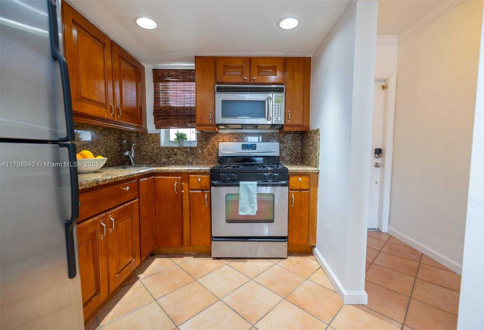 Small Image of 6707 NORTH KENDALL DR #105, Pinecrest Number 15