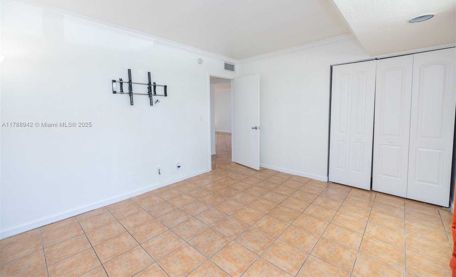 Small Image of 6707 NORTH KENDALL DR #105, Pinecrest Number 17