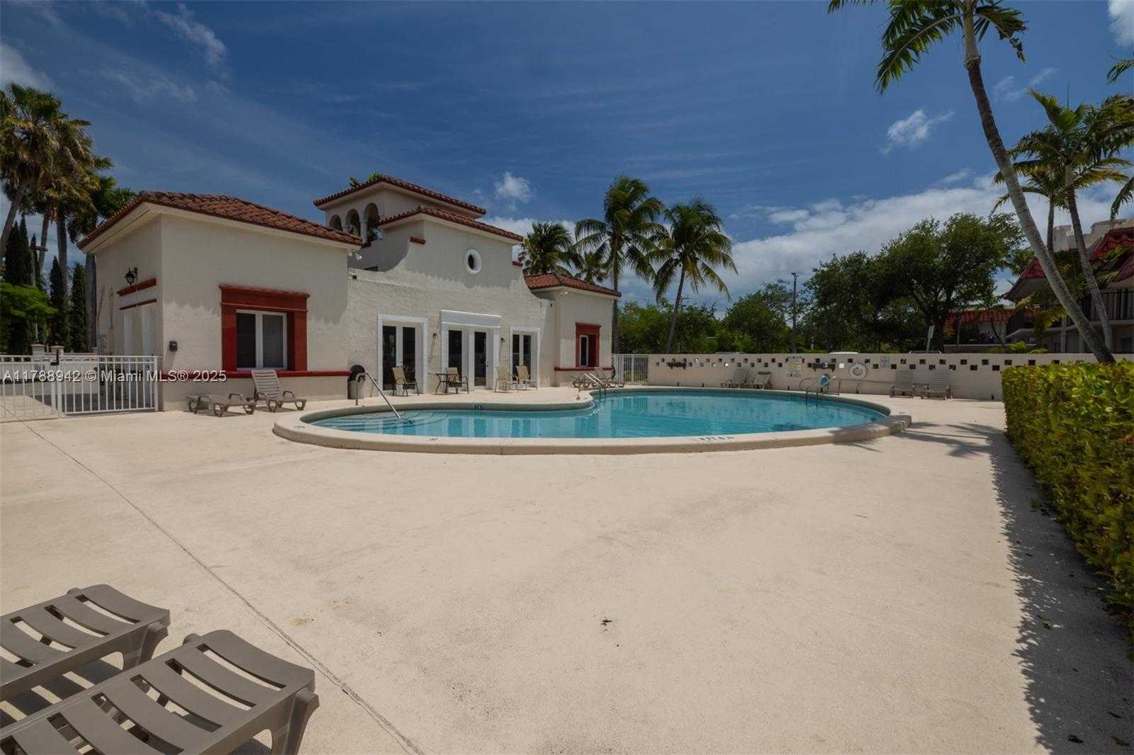 Small Image of 6707 NORTH KENDALL DR #105, Pinecrest Number 18