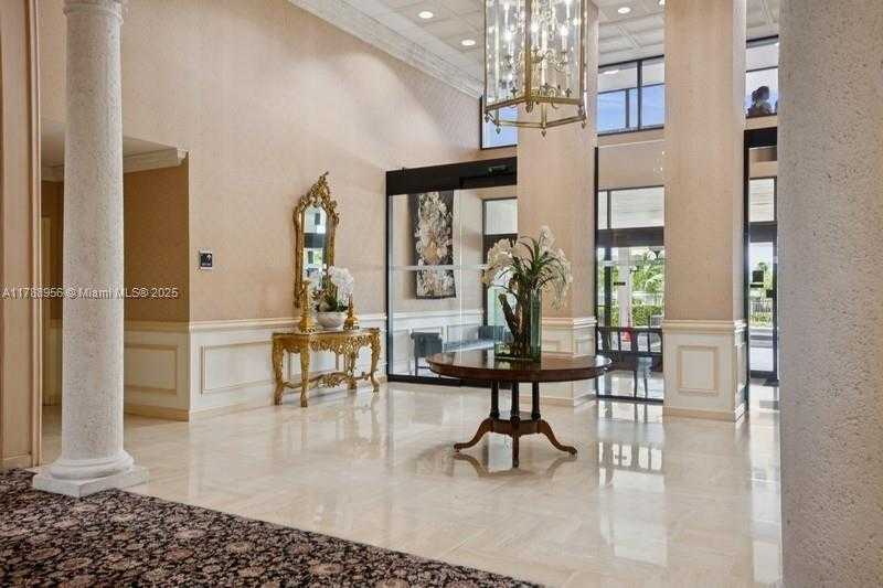 Small Image of 2500 PARKVIEW DR #1816, Hallandale Beach Number 2