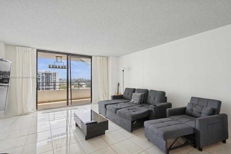Small Image of 2500 PARKVIEW DR #1816, Hallandale Beach Number 3