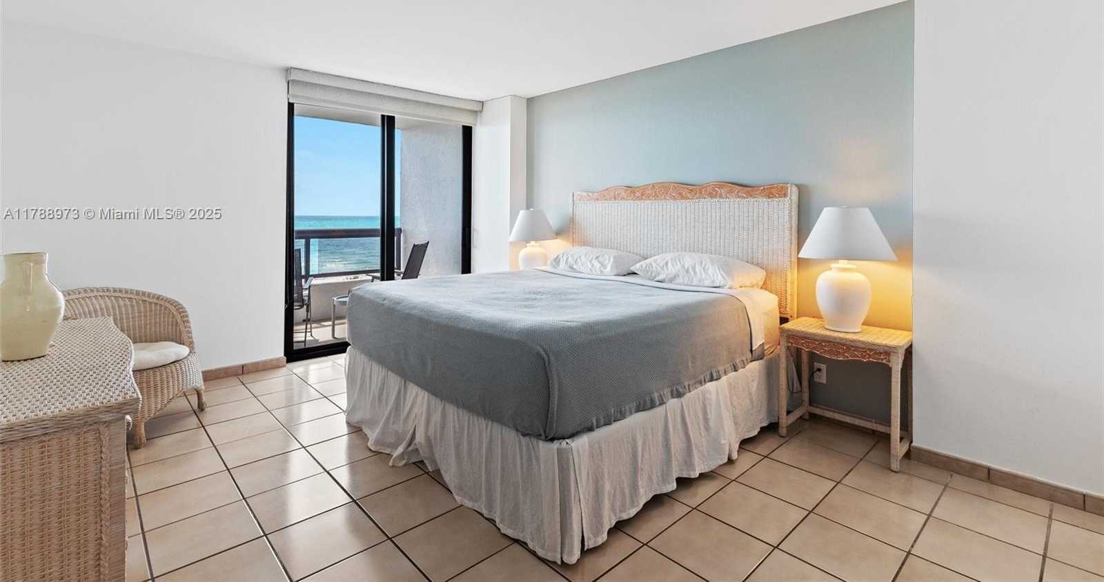 Small Image of 2555 COLLINS AVE #805, Miami Beach Number 13