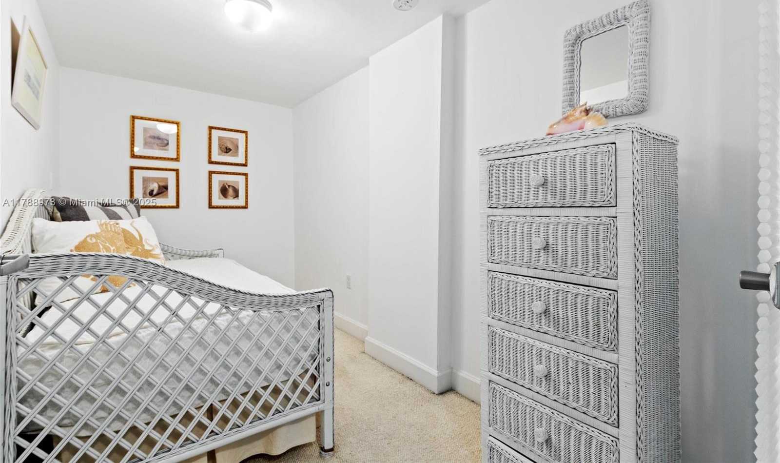 Small Image of 2555 COLLINS AVE #805, Miami Beach Number 17
