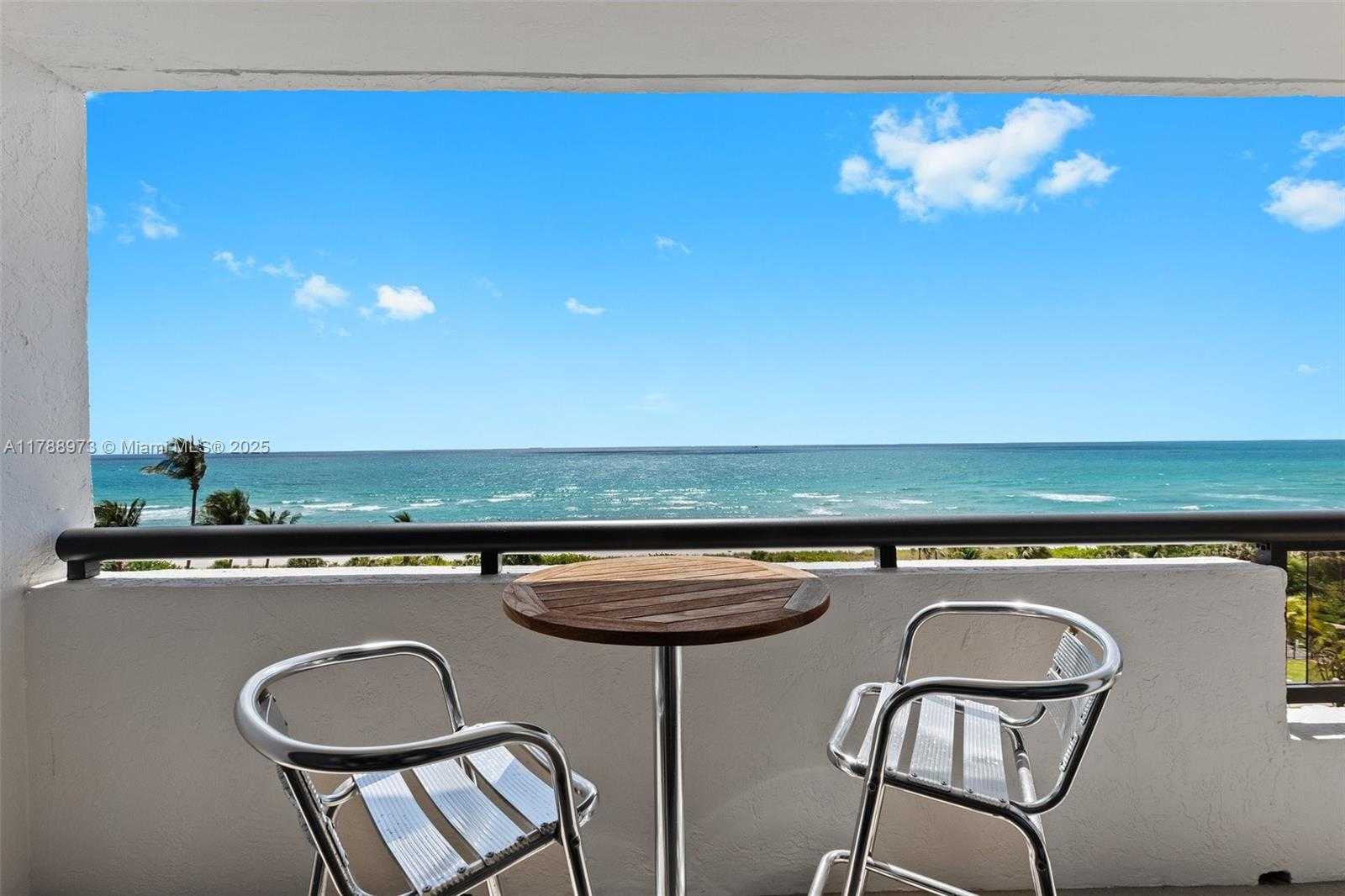Small Image of 2555 COLLINS AVE #805, Miami Beach Number 19
