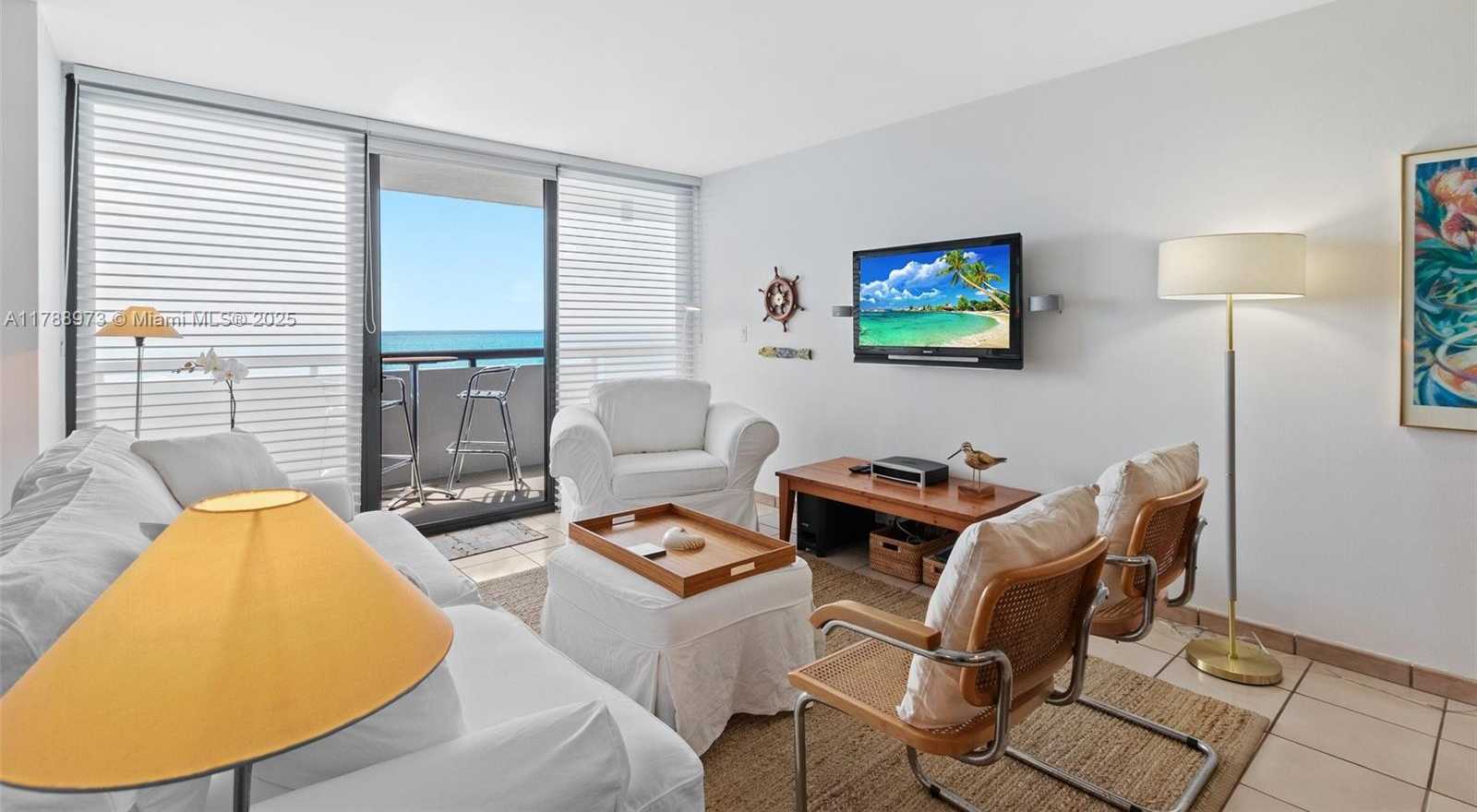 Small Image of 2555 COLLINS AVE #805, Miami Beach Number 2