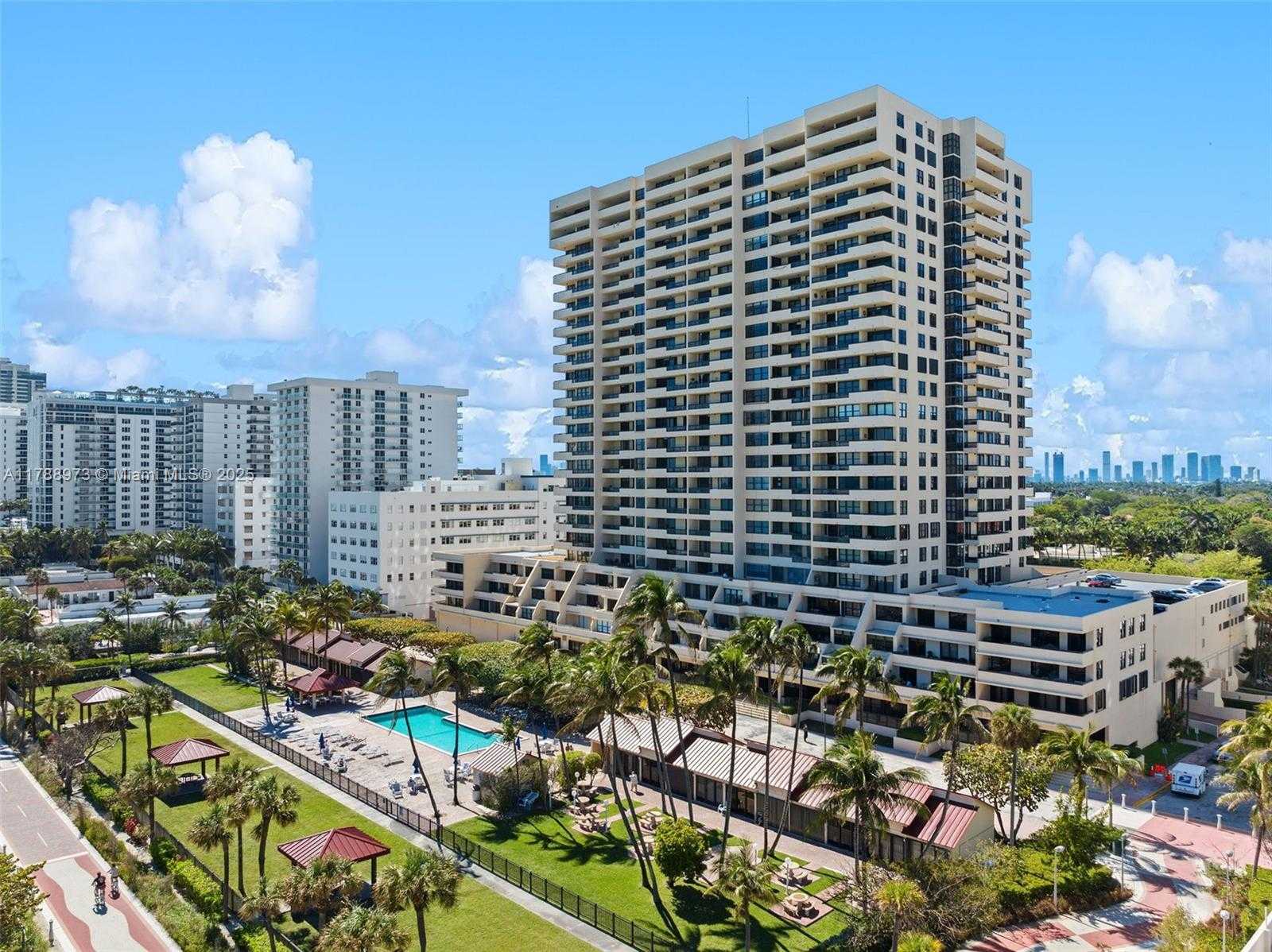 Small Image of 2555 COLLINS AVE #805, Miami Beach Number 25