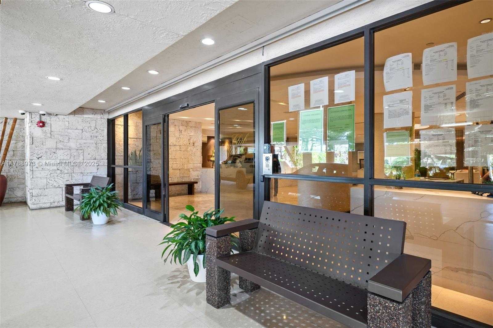 Small Image of 2555 COLLINS AVE #805, Miami Beach Number 26