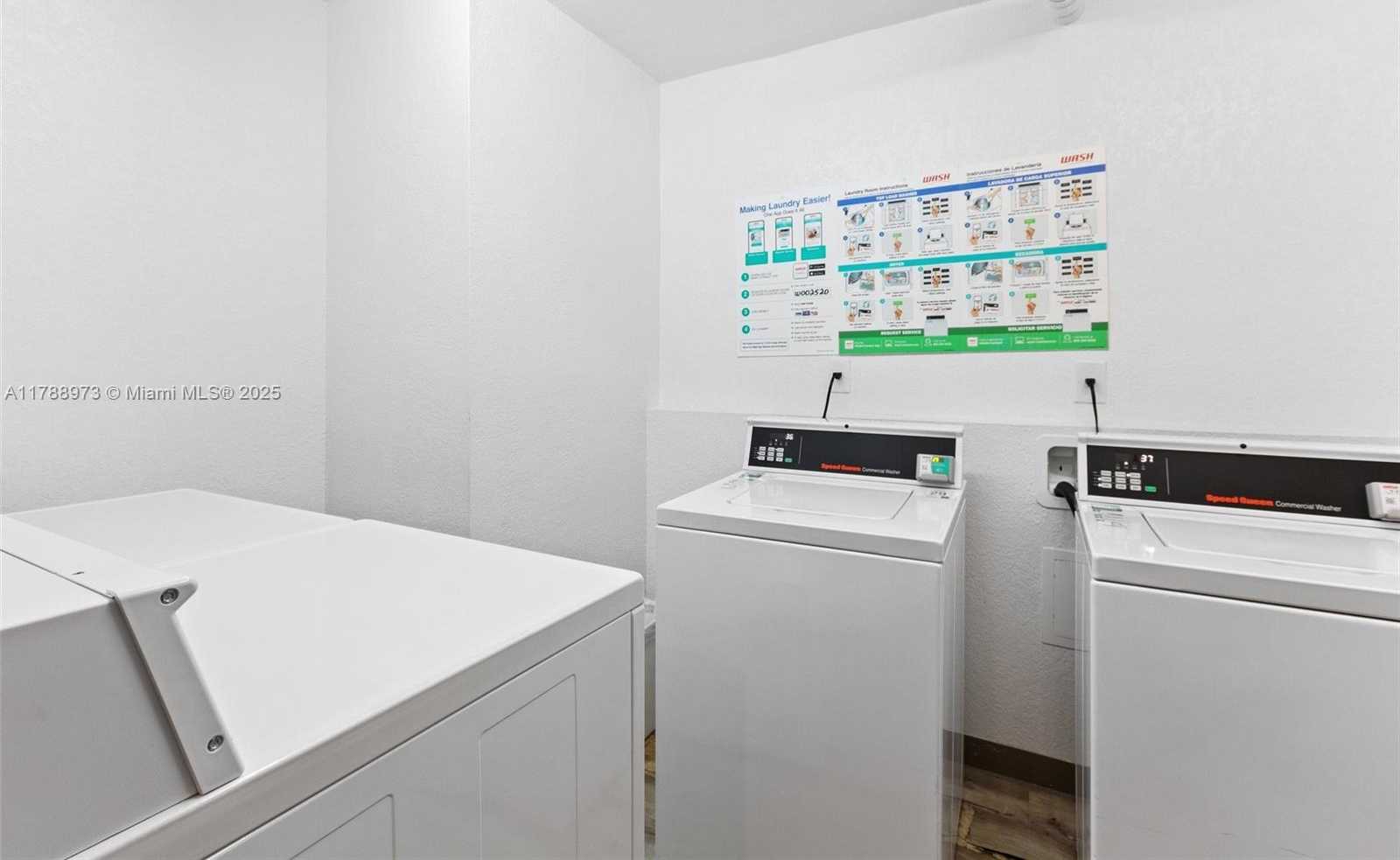Small Image of 2555 COLLINS AVE #805, Miami Beach Number 30
