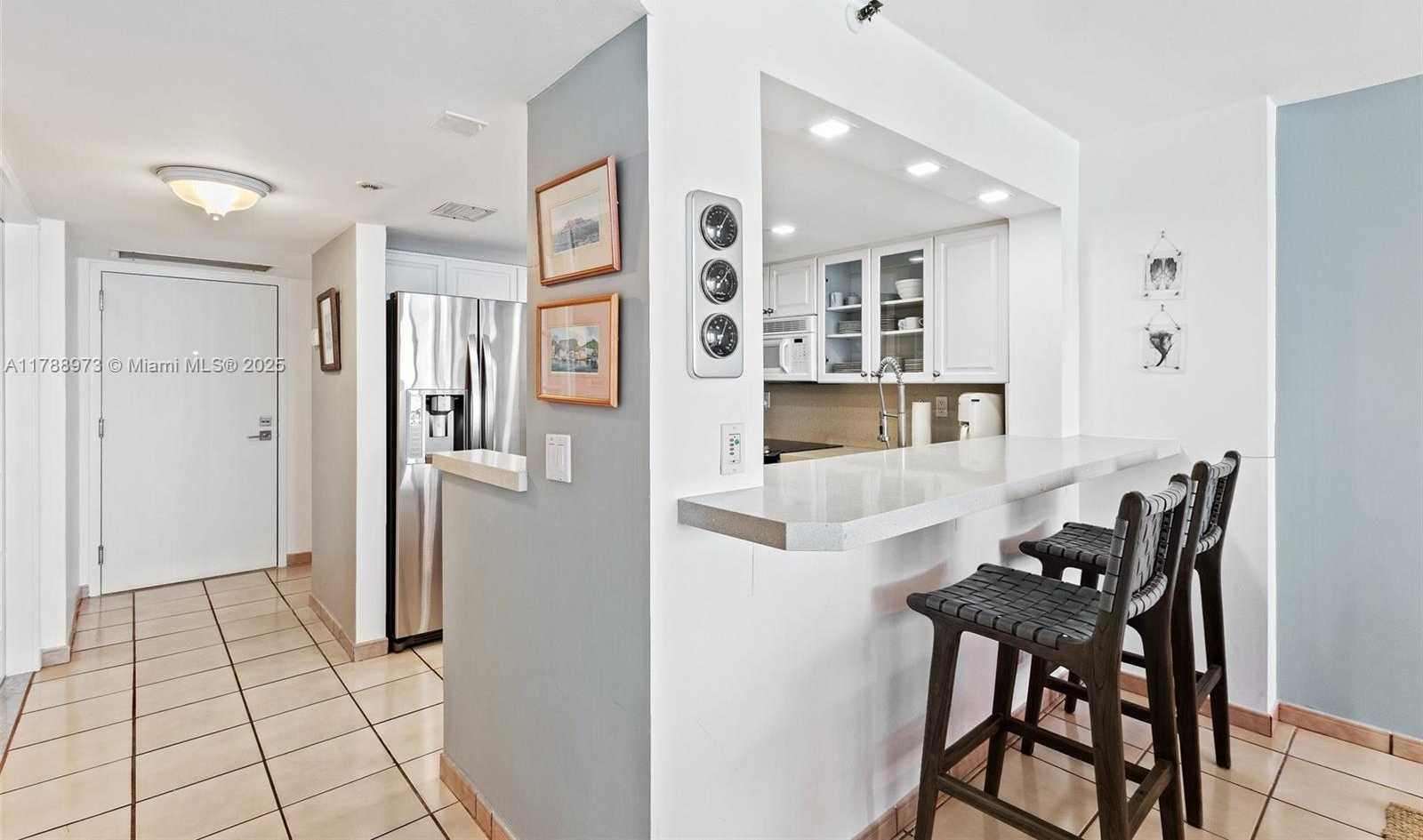 Small Image of 2555 COLLINS AVE #805, Miami Beach Number 9