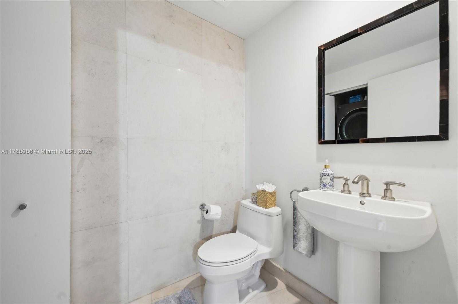 Small Image of 901 BRICKELL KEY BLVD #1009, Miami Number 15