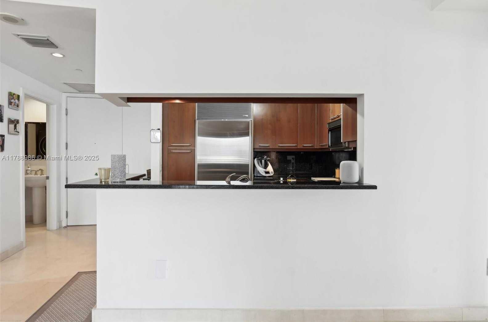Small Image of 901 BRICKELL KEY BLVD #1009, Miami Number 8