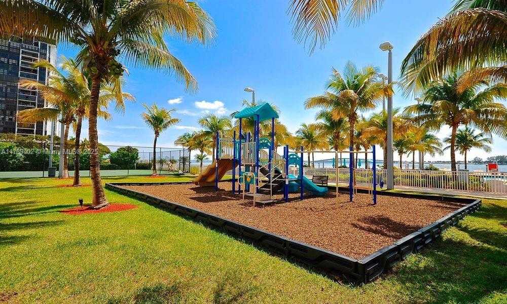 Small Image of 2101 BRICKELL AVE #2705, Miami Number 27