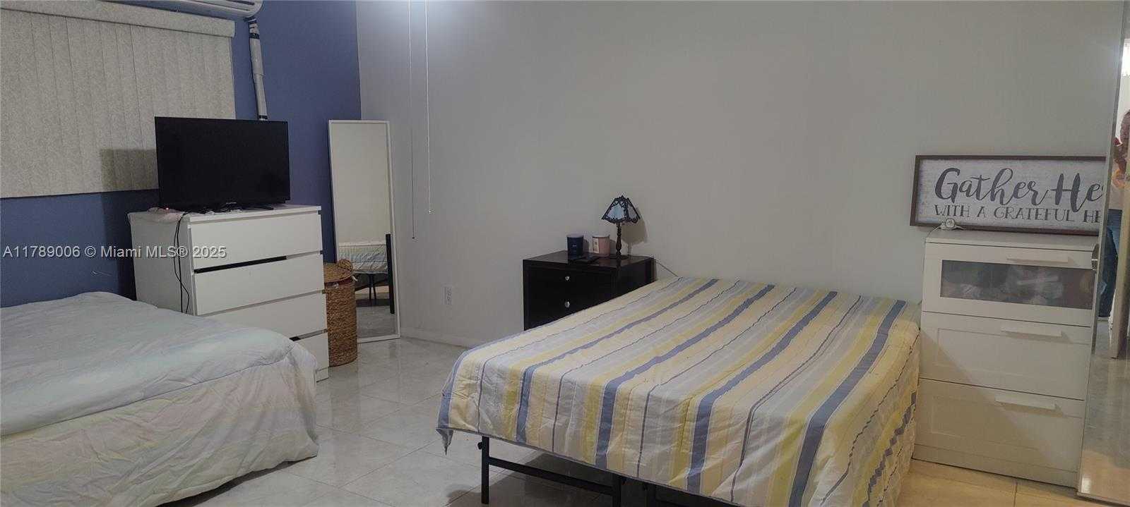 Small Image of 1540 NORTH EAST 191ST ST #122, Miami Number 13