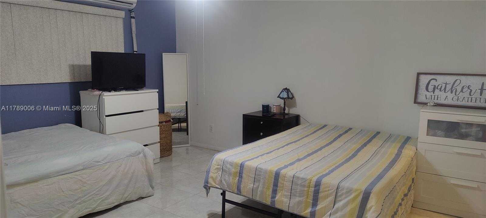 Small Image of 1540 NORTH EAST 191ST ST #122, Miami Number 14