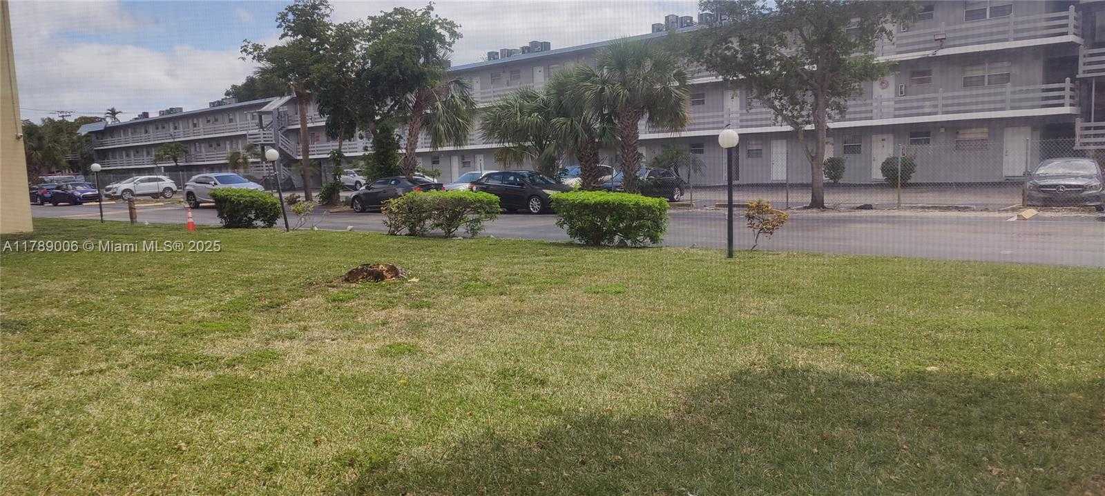 Small Image of 1540 NORTH EAST 191ST ST #122, Miami Number 23