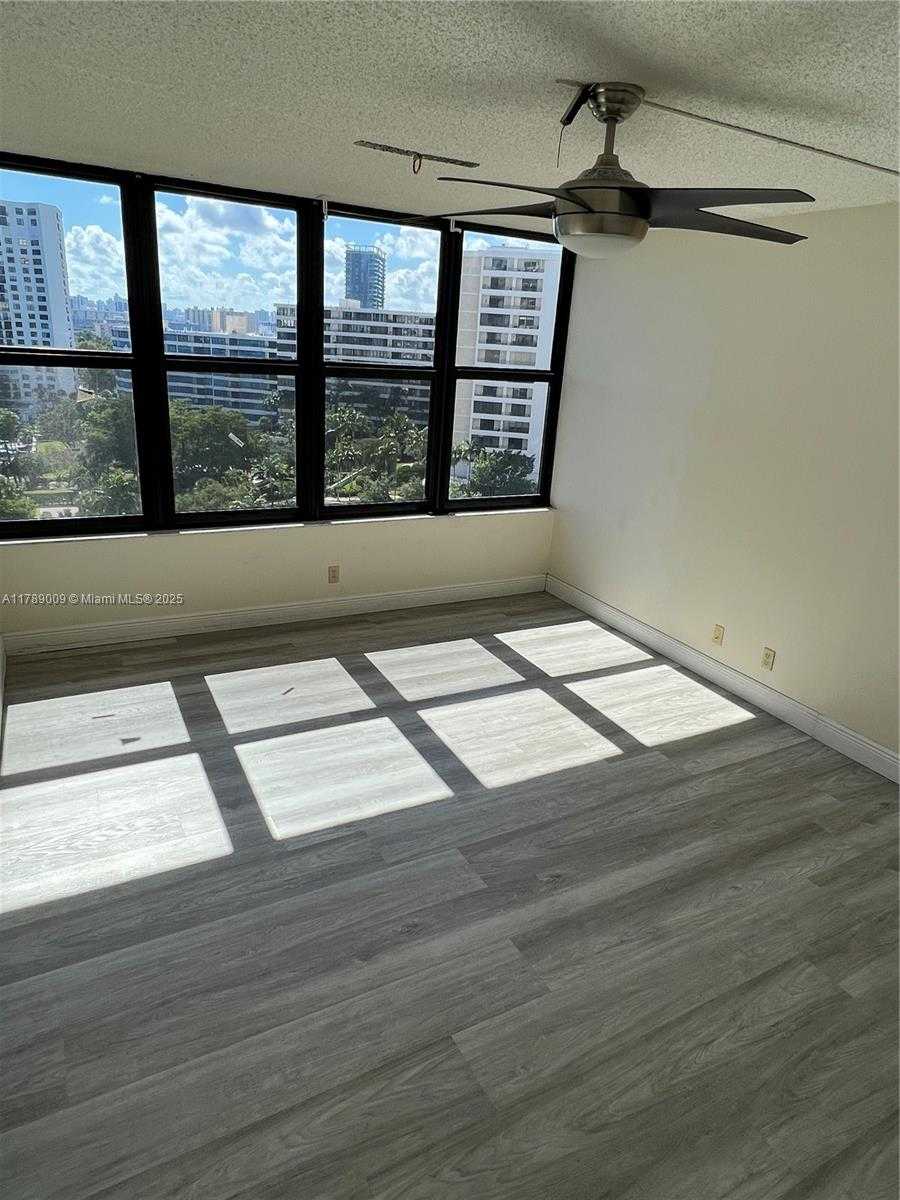 Small Image of 2500 PARKVIEW DR #1214, Hallandale Beach Number 11