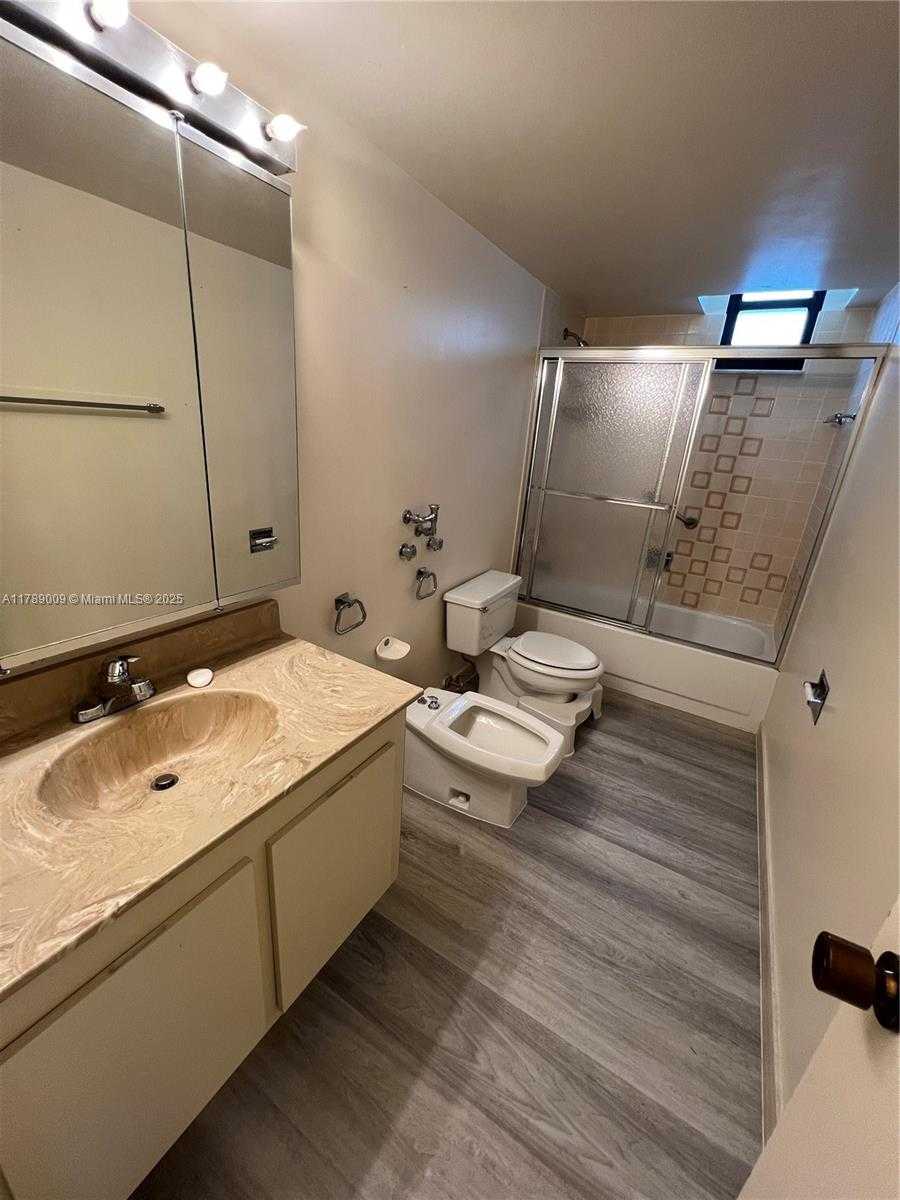 Small Image of 2500 PARKVIEW DR #1214, Hallandale Beach Number 12
