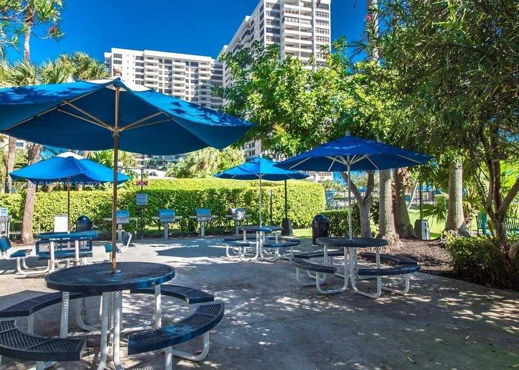 Small Image of 2500 PARKVIEW DR #1214, Hallandale Beach Number 2